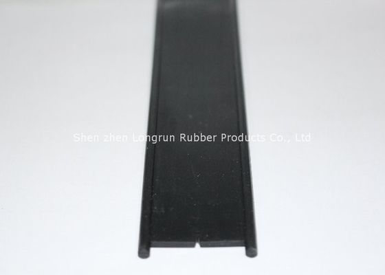 ガラス・クリーニング装置、530mm の長さで使用される EPDM のストリップの精密ゴム製部品
